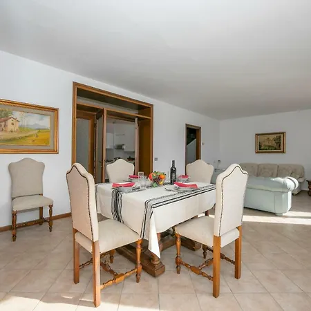 Apartamento Casa Fronte Isola