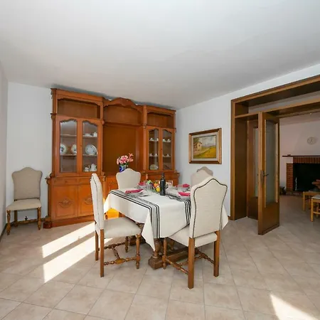 Casa Fronte Isola * 오수키오