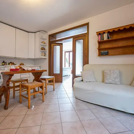 Casa Fronte Isola 公寓 *